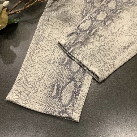 Elliott & Vine Gray Snake Reptile Animal Print Skinny Ankle Crop Jeans NWT - Picture 9 of 13